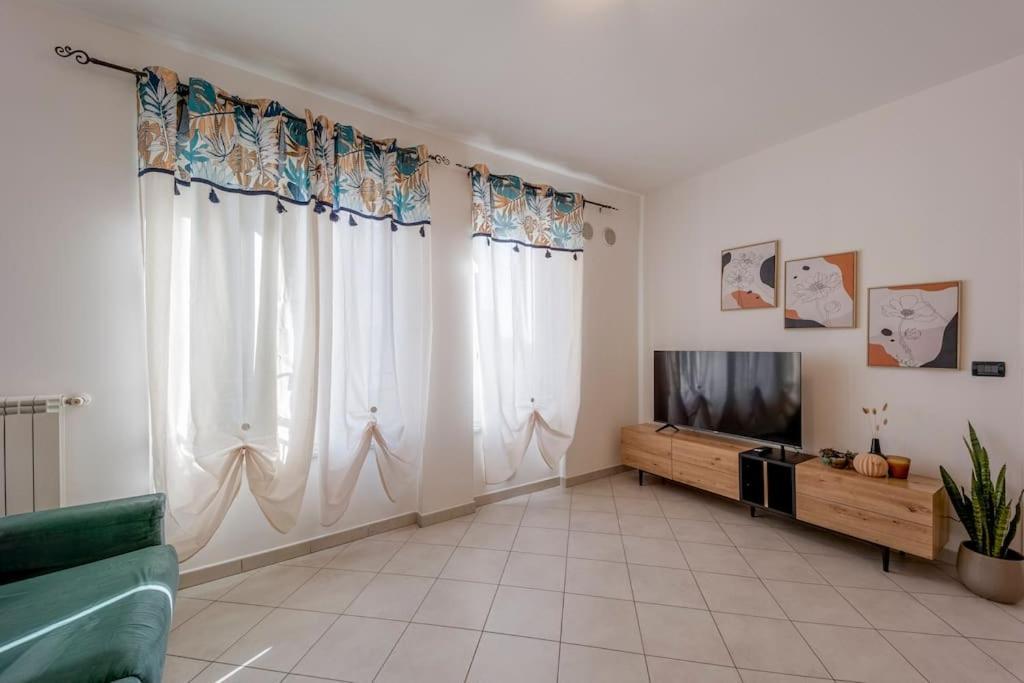 Fronte Mare-Piscina- Pista Ciclabile Apartment Империа Екстериор снимка